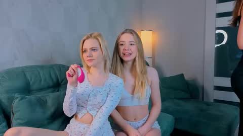 Elina online show from January 2026 05:44:01 AM