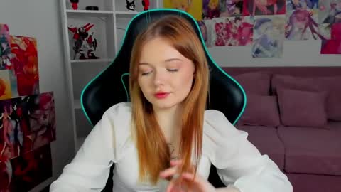 elinavale online show from April 2026 05:39:02 PM