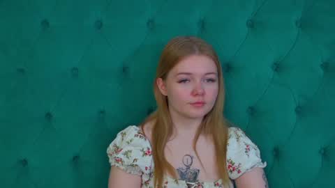 elinavale online show from May 2026 06:28:02 PM