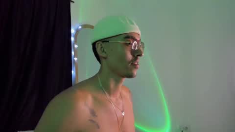 elio_dicaprio online show from November 2025 02:21:01 AM