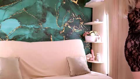 Snapshot of elis_miracle chatting on September 2025 06:45:02 AM Elizabeth online show from September 2025 06:45:02 AM