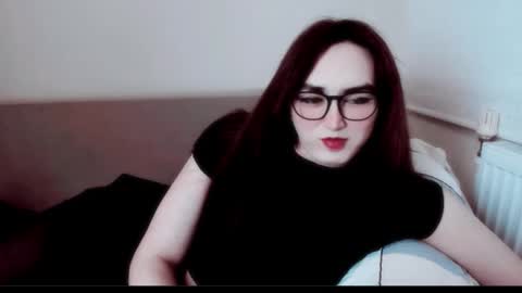 Snapshot of elisa_2001 chatting on November 2025 06:46:01 AM Liza online show from November 2025 06:46:01 AM