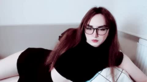 Snapshot of elisa_2001 chatting on November 2025 08:58:01 AM Liza online show from November 2025 08:58:01 AM