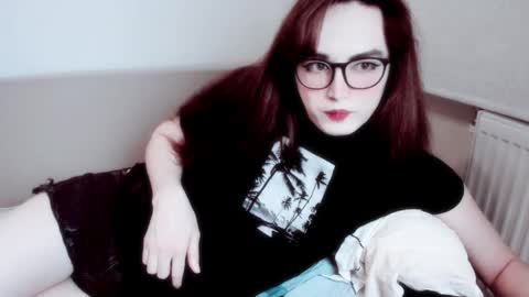 Snapshot of elisa_2001 chatting on December 2025 10:09:01 AM Liza online show from December 2025 10:09:01 AM