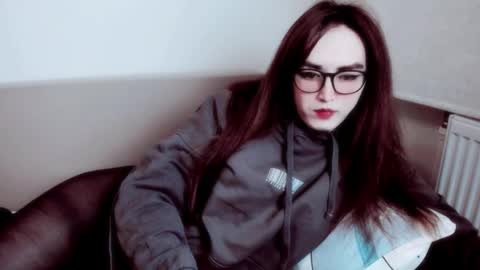 Snapshot of elisa_2001 chatting on December 2025 08:30:02 AM Liza online show from December 2025 08:30:02 AM