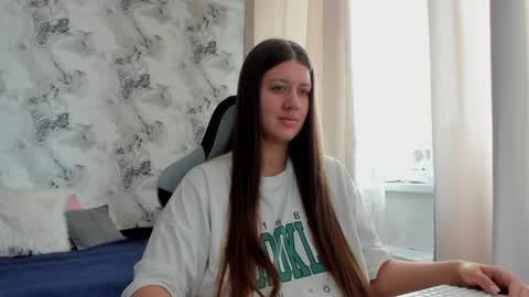 Snapshot of elisa_kollin chatting on July 2026 08:19:02 AM Aletta Oushen online show from July 2026 08:19:02 AM