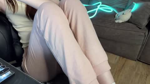 Snapshot of elisa_north chatting on March 2025 04:28:02 PM Elisa North online show from March 2025 04:28:02 PM