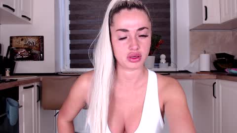 Snapshot of elisabeth_jason chatting on January 2025 06:41:02 AM elisabeth_jason online show from January 2025 06:41:02 AM