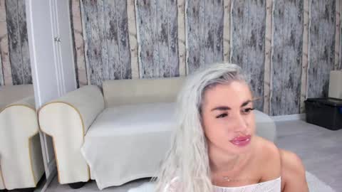 Snapshot of elisabeth_jason chatting on November 2025 04:35:01 AM elisabeth_jason online show from November 2025 04:35:01 AM