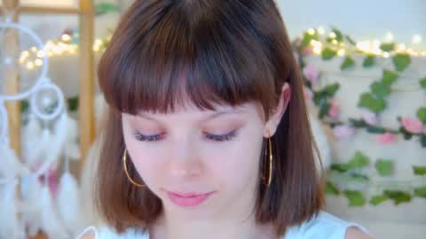 Snapshot of elisabethdavis chatting on April 2026 04:23:01 PM ElisabethDavis online show from April 2026 04:23:01 PM