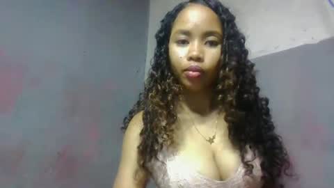 elisabethee online show from April 2026 06:27:01 PM