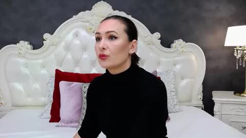 Krissy online show from December 2025 08:45:01 AM