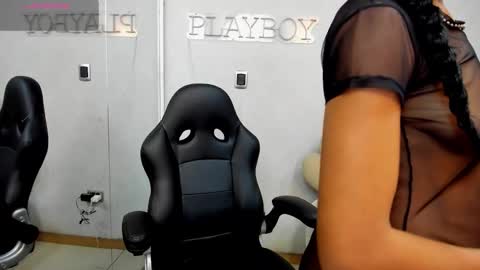 Snapshot of elisabettamonroy chatting on November 2025 03:27:01 PM elisabettamonroy online show from November 2025 03:27:01 PM