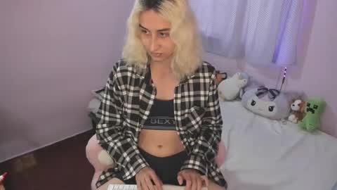 Snapshot of elisdarling chatting on February 2026 09:21:01 PM elisdarling online show from February 2026 09:21:01 PM