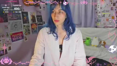 Snapshot of elisdarling chatting on May 2026 01:24:01 AM elisdarling online show from May 2026 01:24:01 AM