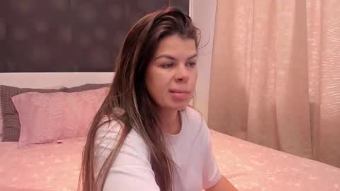 Elly online show from November 2025 08:57:02 AM