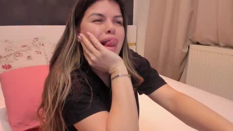 Snapshot of elisetyler89 chatting on February 2026 10:32:02 PM Elly online show from February 2026 10:32:02 PM