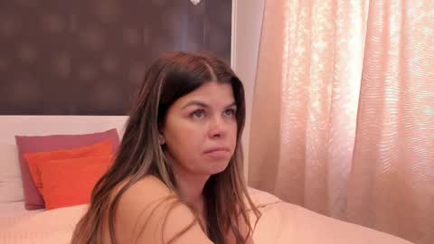 Snapshot of elisetyler89 chatting on March 2026 10:43:01 AM Elly online show from March 2026 10:43:01 AM
