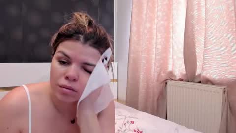 Snapshot of elisetyler89 chatting on March 2026 09:36:02 AM Elly online show from March 2026 09:36:02 AM