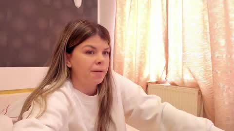 Snapshot of elisetyler89 chatting on March 2026 10:04:02 AM Elly online show from March 2026 10:04:02 AM