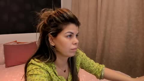 Snapshot of elisetyler89 chatting on April 2026 08:18:01 PM Elly online show from April 2026 08:18:01 PM