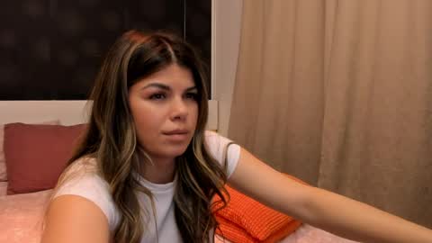 Snapshot of elisetyler89 chatting on April 2026 07:44:01 PM Elly online show from April 2026 07:44:01 PM