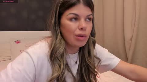 Snapshot of elisetyler89 chatting on April 2026 08:06:01 PM Elly online show from April 2026 08:06:01 PM