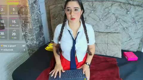 Snapshot of elisvega chatting on February 2026 04:17:02 AM elisvega online show from February 2026 04:17:02 AM