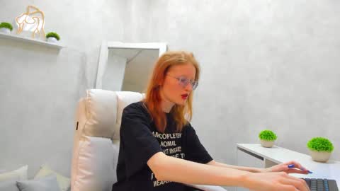 Snapshot of elizabeth_harpper chatting on March 2025 08:15:01 AM Elizabeth online show from March 2025 08:15:01 AM