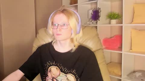 Snapshot of elizabeth_harpper chatting on November 2025 01:08:01 AM Elizabeth online show from November 2025 01:08:01 AM