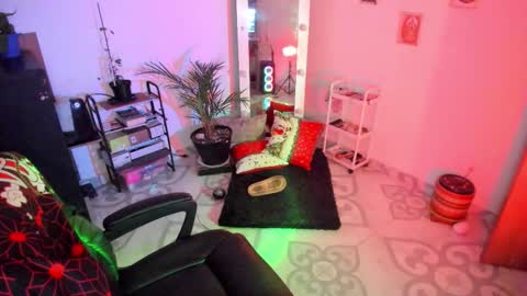 Snapshot of elizabeth_martinez98 chatting on November 2025 10:45:01 PM Elizabeth Martinez online show from November 2025 10:45:01 PM