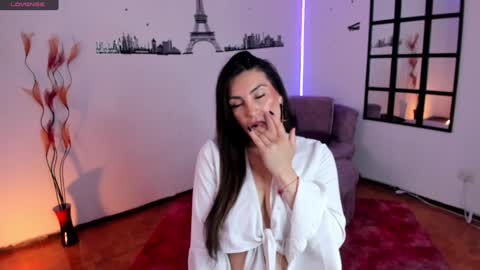 Elizabeth online show from February 2025 09:41:02 PM