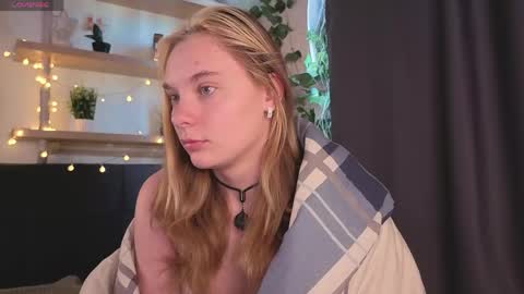 Elizabeth online show from May 2026 01:03:02 AM