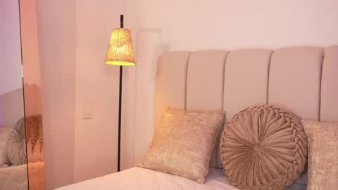 Eliza online show from June 2026 01:28:02 AM