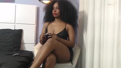 Elizabeth  online show from November 2025 08:04:01 AM