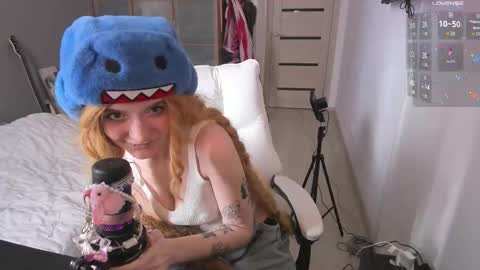 Snapshot of elizabethbritanny chatting on March 2026 08:19:01 AM Adele online show from March 2026 08:19:01 AM