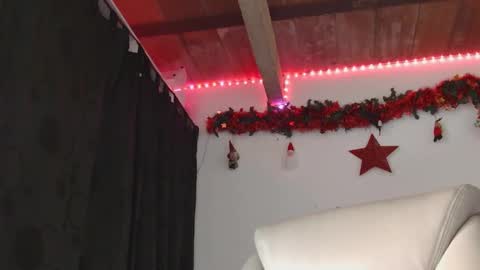 Lizzy online show from November 2025 07:02:01 PM