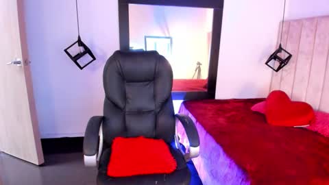 Snapshot of elizabethevan_ chatting on November 2025 01:12:02 PM Lucia Vonne online show from November 2025 01:12:02 PM