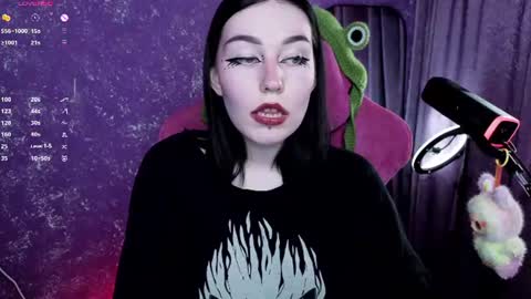 Snapshot of elizabethflowerr chatting on June 2026 03:25:01 AM Eli online show from June 2026 03:25:01 AM