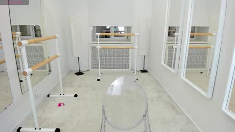 elizabethmad online show from September 2025 09:37:01 PM