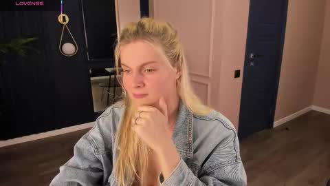 elizabethmad online show from September 2025 05:36:01 PM