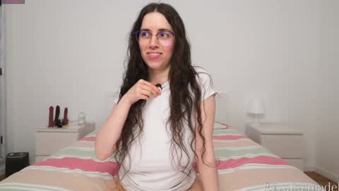 Eliza  online show from January 2025 04:00:02 PM