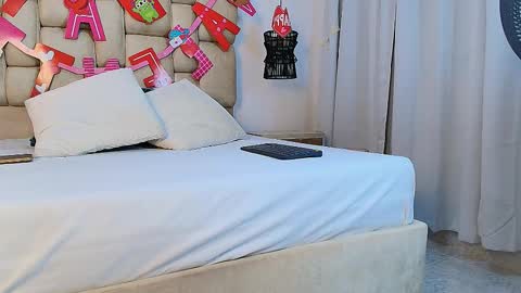 Eliza online show from September 2025 11:43:01 AM