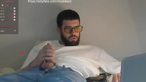 Snapshot of ella2oo4 chatting on April 2026 06:52:02 PM Chris online show from April 2026 06:52:02 PM