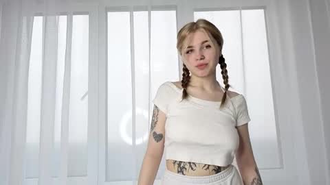 Snapshot of ella_desire chatting on December 2025 07:50:02 AM ella_desire online show from December 2025 07:50:02 AM