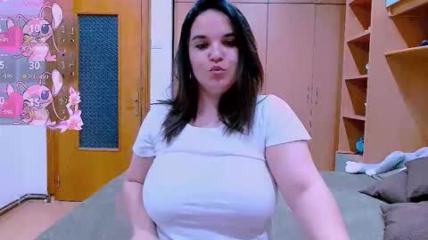 Snapshot of ella_diamonds chatting on October 2025 07:34:02 PM Ella online show from October 2025 07:34:02 PM