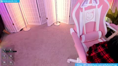 ella_foxx online show from June 2026 04:04:01 AM