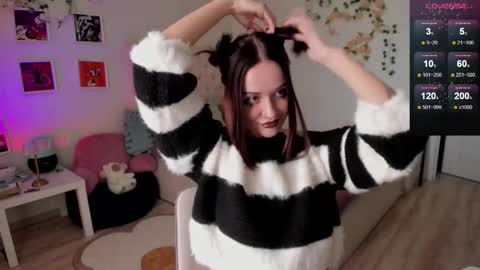 ELLA online show from October 2025 10:16:02 AM