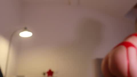 Snapshot of ella_twinkle chatting on February 2025 10:31:01 PM Ella online show from February 2025 10:31:01 PM