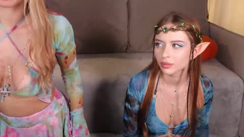 Snapshot of ella_twinkle chatting on October 2025 09:05:02 PM Ella online show from October 2025 09:05:02 PM